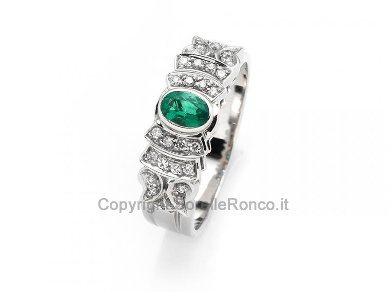 ANELLO CON DIAMANTI E SMERALDO 0.34 CT